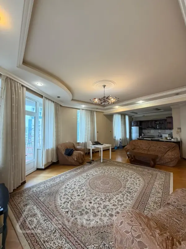 Kirayə verilir 3 otaqlı yeni tikili 110 m²