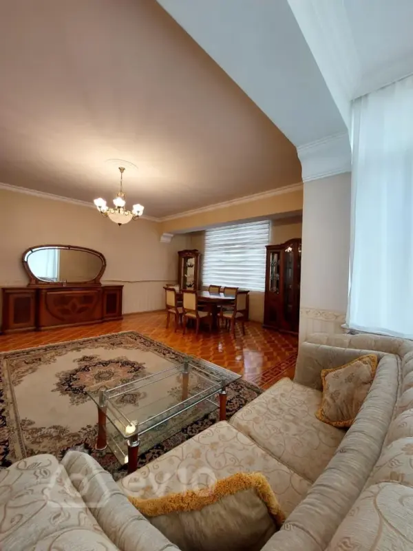 Kirayə verilir 3 otaqlı yeni tikili 110 m²