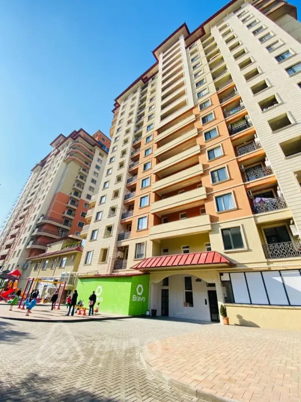 Kirayə verilir 2 otaqlı yeni tikili 70 m²