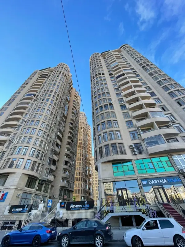 Kirayə verilir 3 otaqlı yeni tikili 102 m²