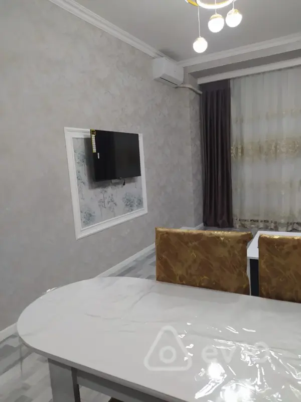 Kirayə verilir 2 otaqlı yeni tikili 75 m²