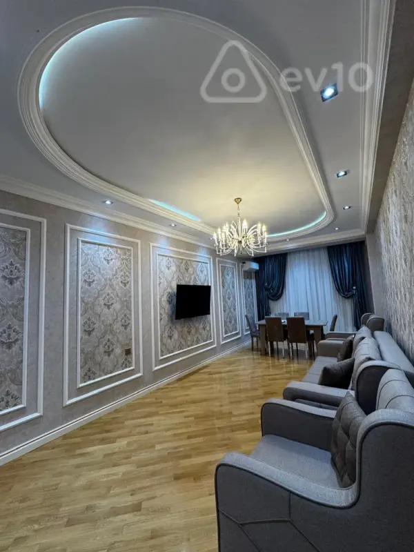 Kirayə verilir 3 otaqlı yeni tikili 130 m²