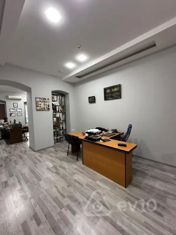 Kirayə verilir 2 otaqlı ofis 45 m²