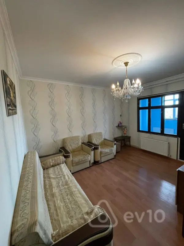 Satılır 2 otaqlı köhnə tikili 58 m²