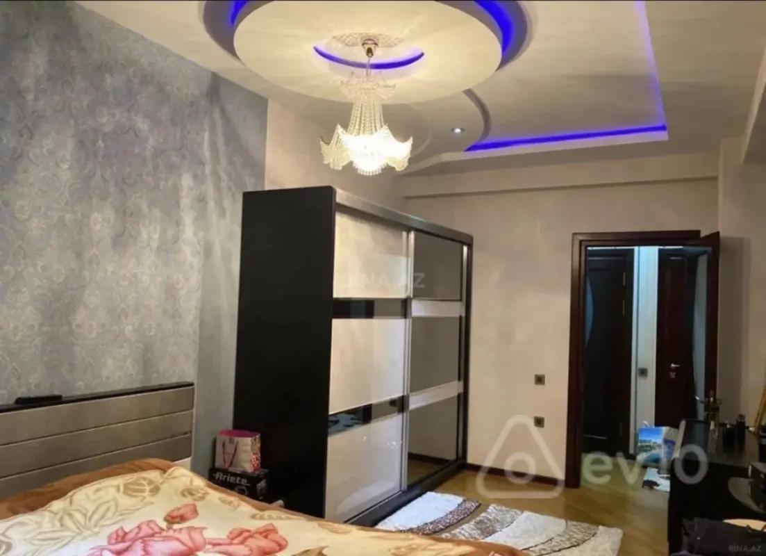 Kirayə verilir 2 otaqlı köhnə tikili 70 m²