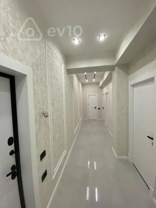 Satılır 2 otaqlı yeni tikili 70 m²