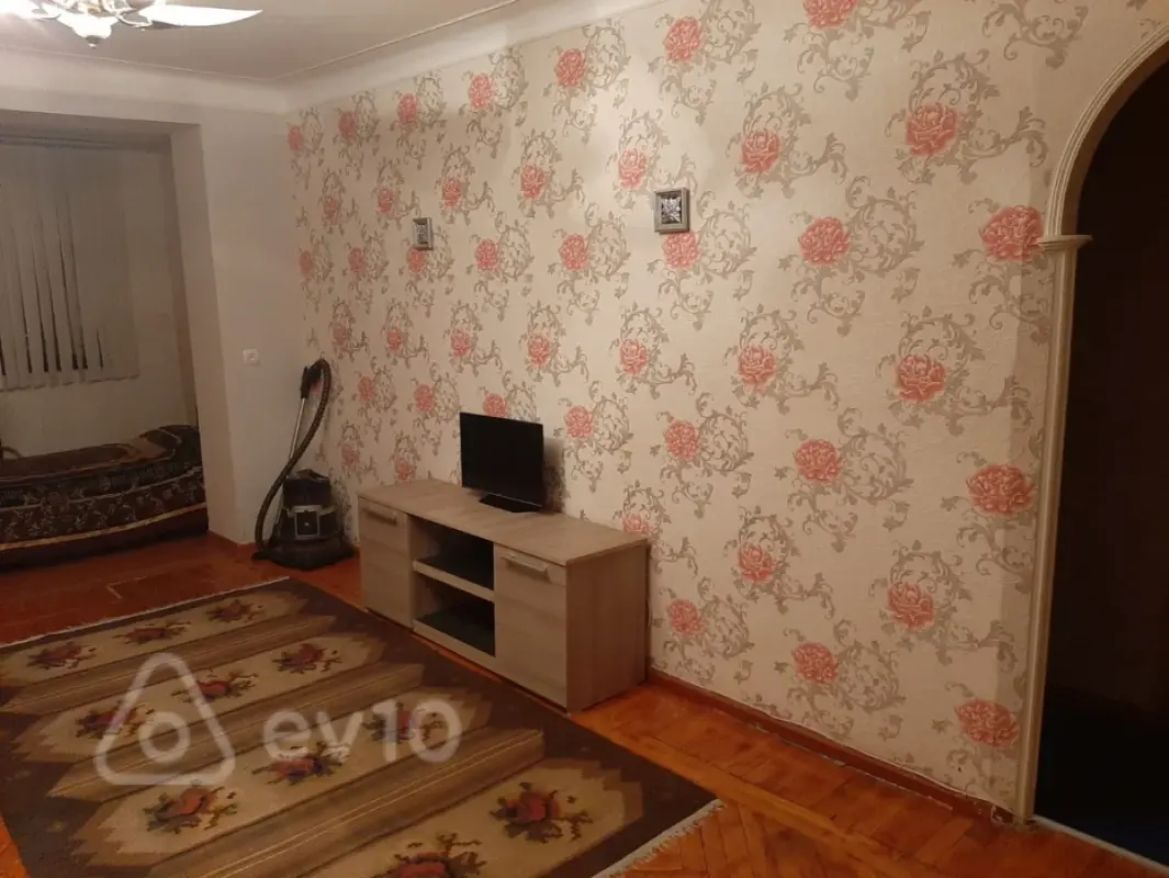 Kirayə verilir 1 otaqlı köhnə tikili 35 m²