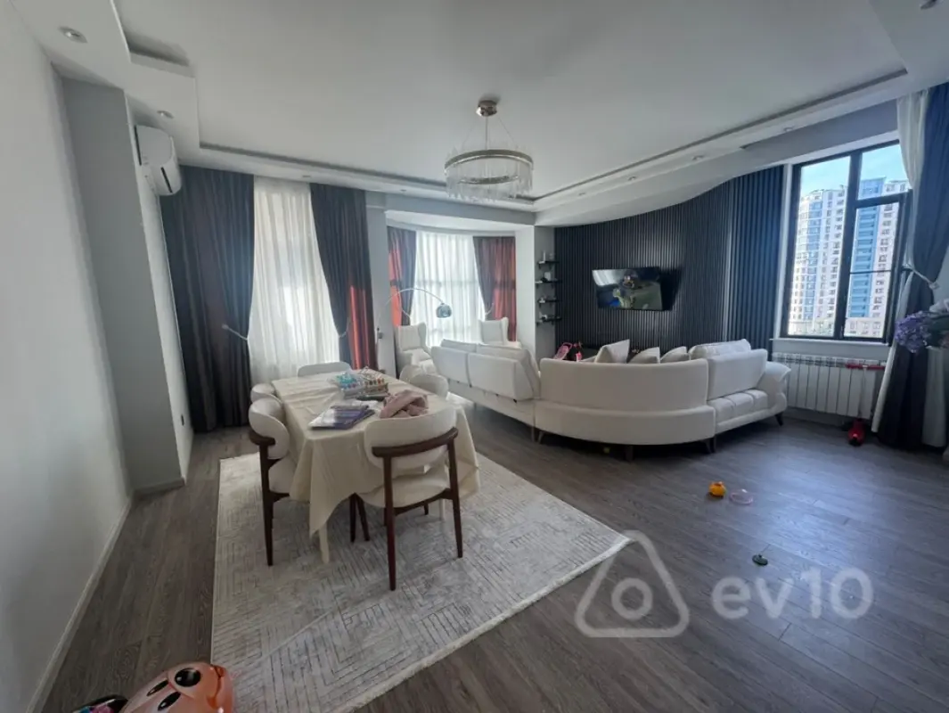Satılır 3 otaqlı yeni tikili 152 m²