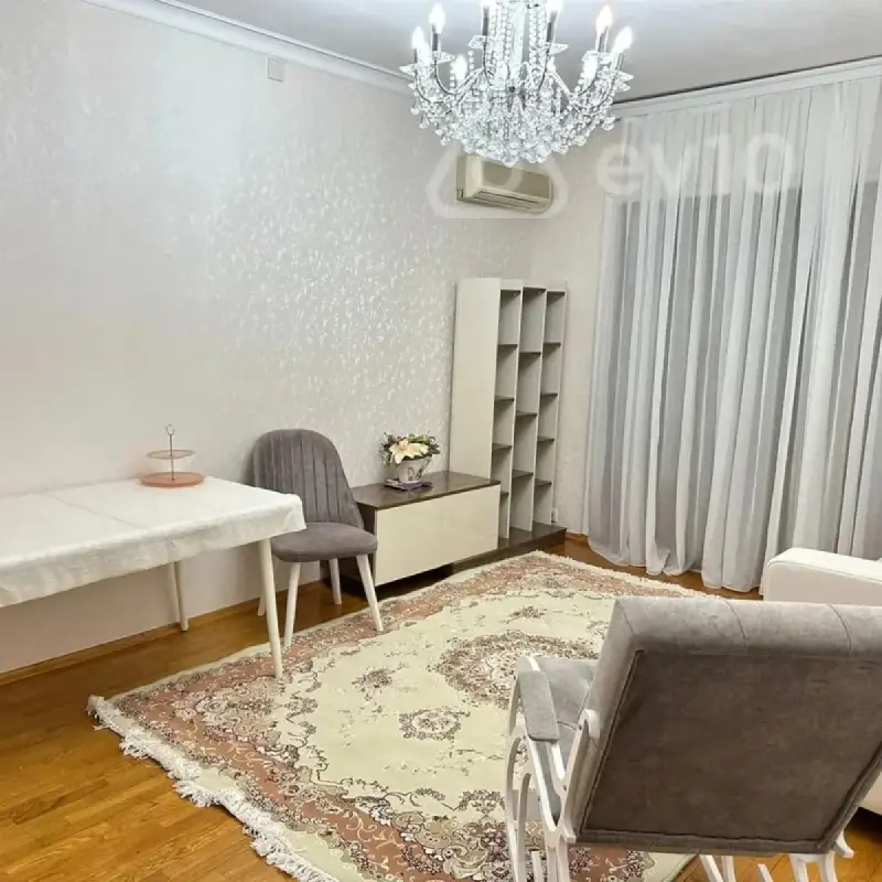 Kirayə verilir 3 otaqlı yeni tikili 75 m²