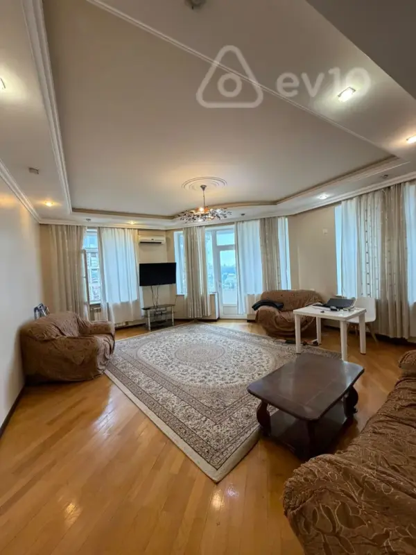 Kirayə verilir 3 otaqlı yeni tikili 95 m²
