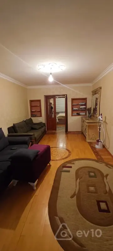 Kirayə verilir 3 otaqlı köhnə tikili 100 m²