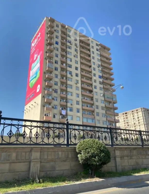 Satılır 3 otaqlı yeni tikili 130 m²