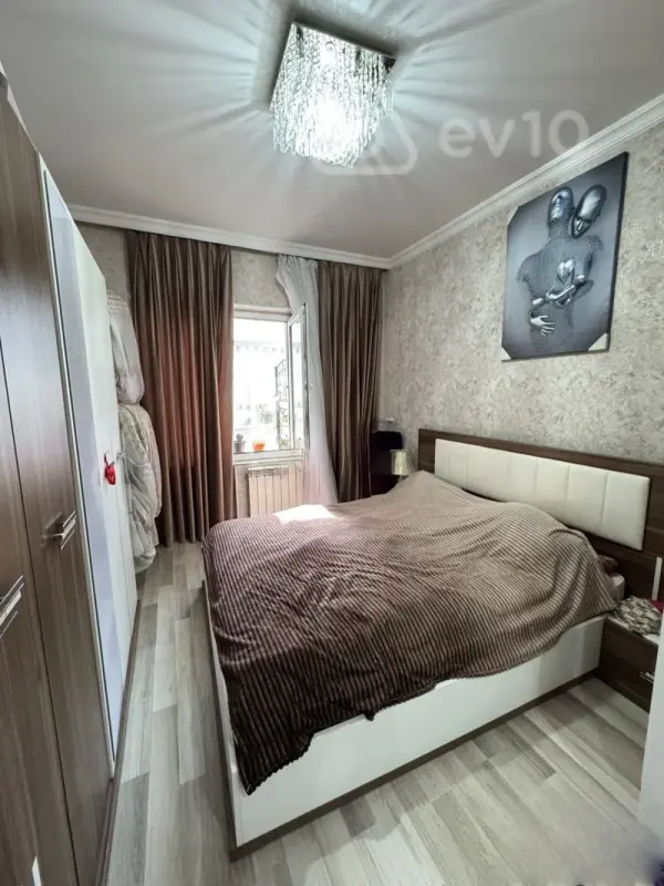 Satılır 2 otaqlı köhnə tikili 60 m²