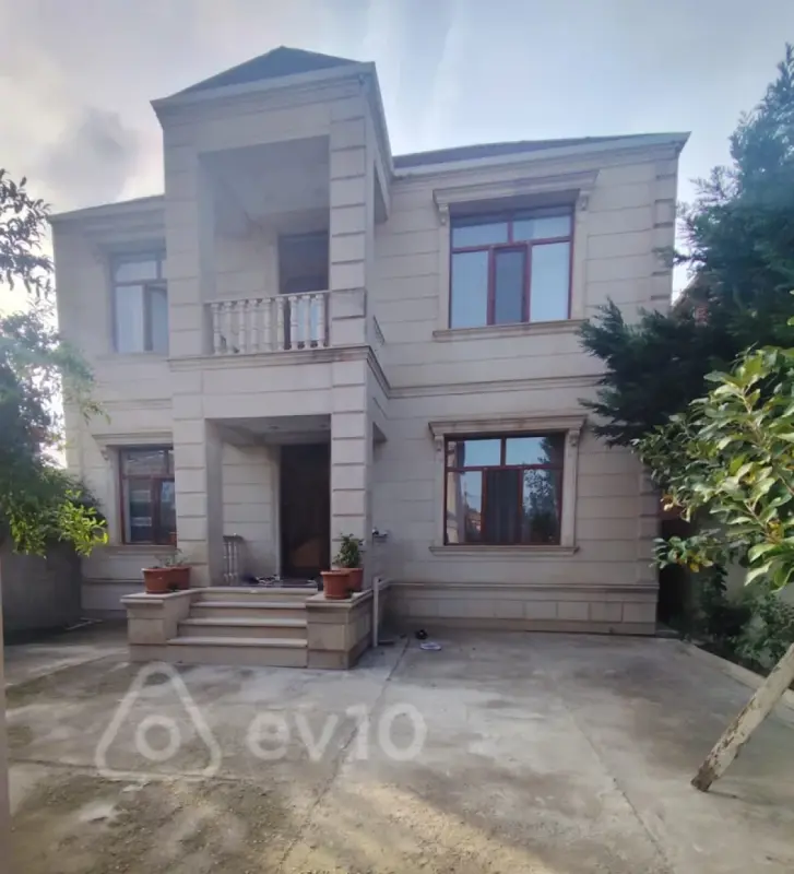 Satılır 4 otaqlı həyət evi 156 m²