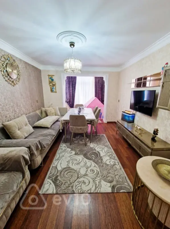 Kirayə verilir 3 otaqlı köhnə tikili 80 m²