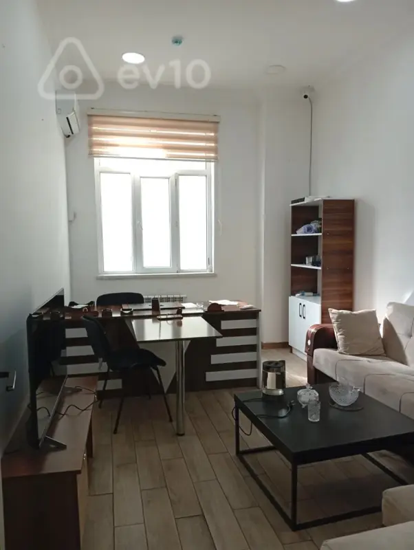 Kirayə verilir 1 otaqlı ofis 18 m²