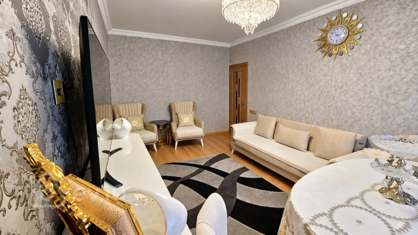 Satılır 3 otaqlı köhnə tikili 75 m²