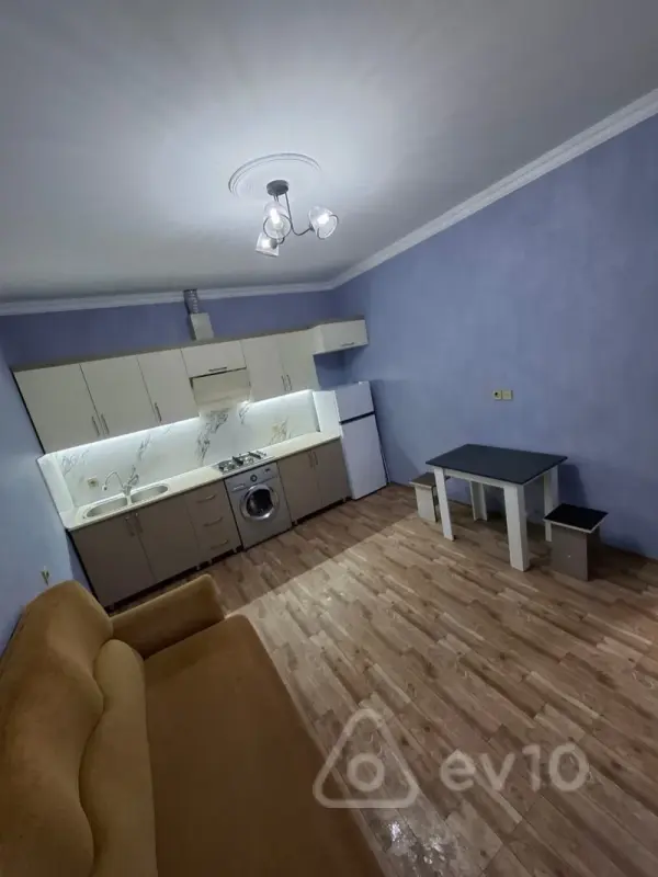 Kirayə verilir 1 otaqlı həyət evi 20 m²