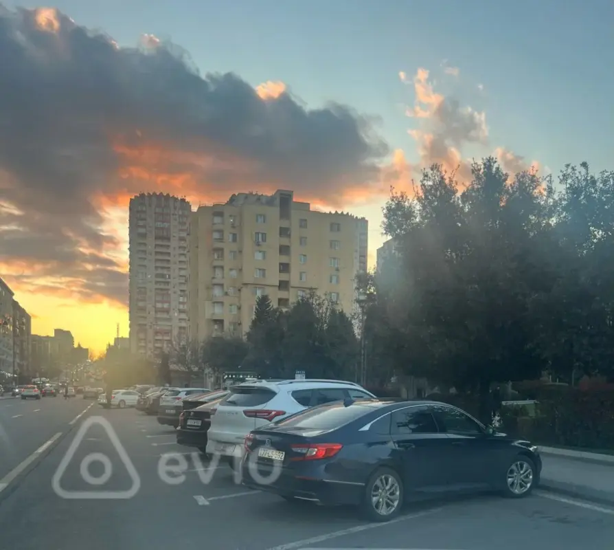 Satılır 3 otaqlı yeni tikili 100 m²