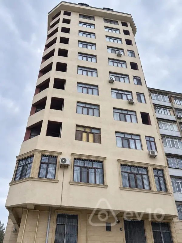 Satılır 3 otaqlı yeni tikili 125 m²