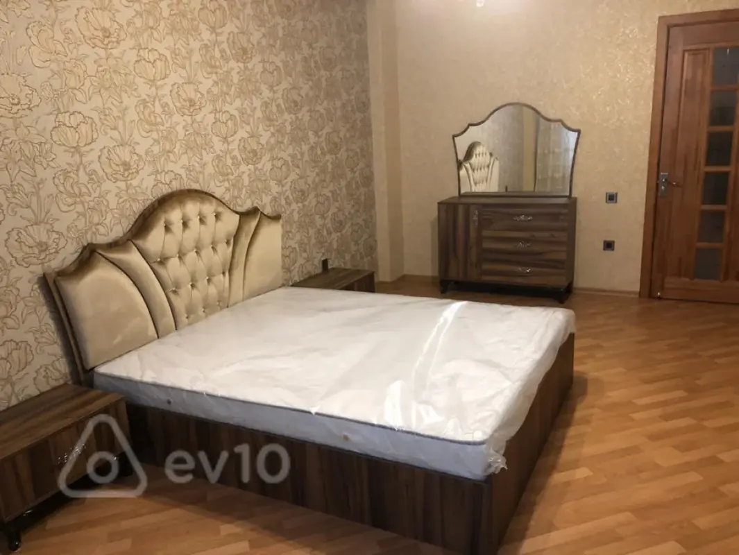 Kirayə verilir 3 otaqlı yeni tikili 90 m²
