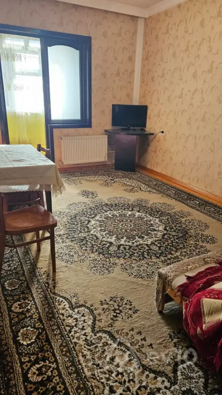 Kirayə verilir 2 otaqlı köhnə tikili 60 m²
