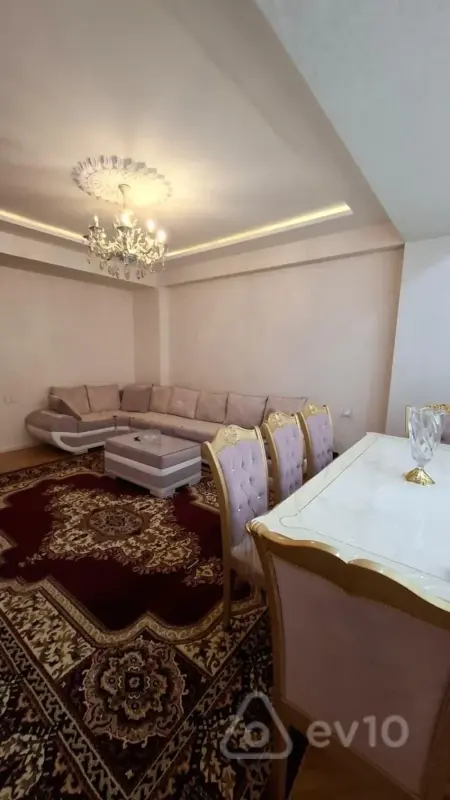 Kirayə verilir 3 otaqlı yeni tikili 120 m²