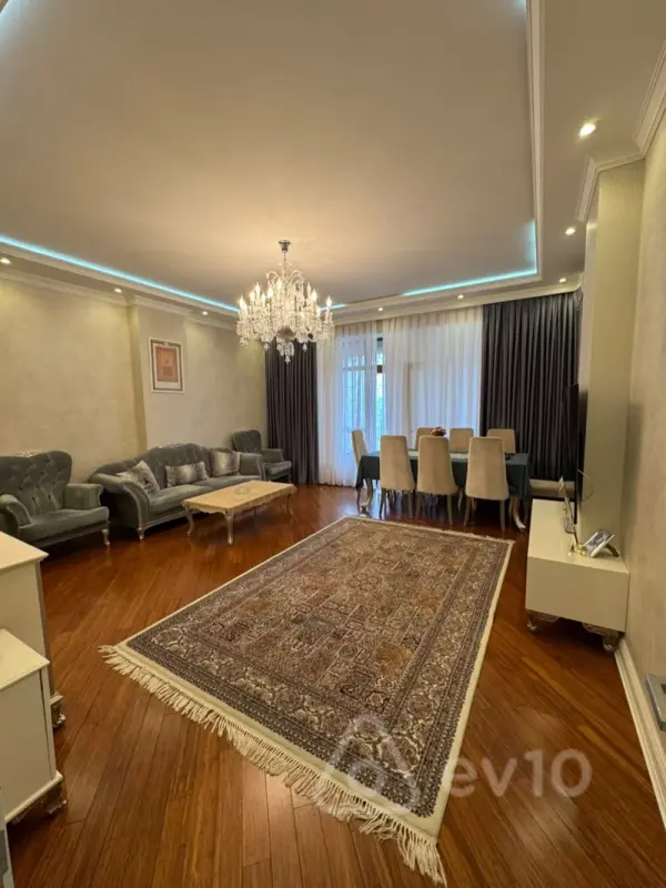 Satılır 3 otaqlı yeni tikili 110 m²