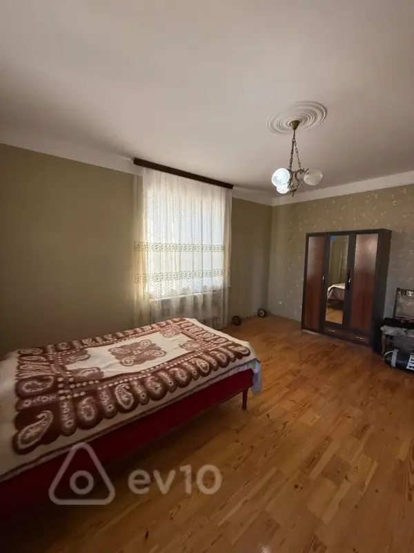 Satılır 7 otaqlı həyət evi 400 m²