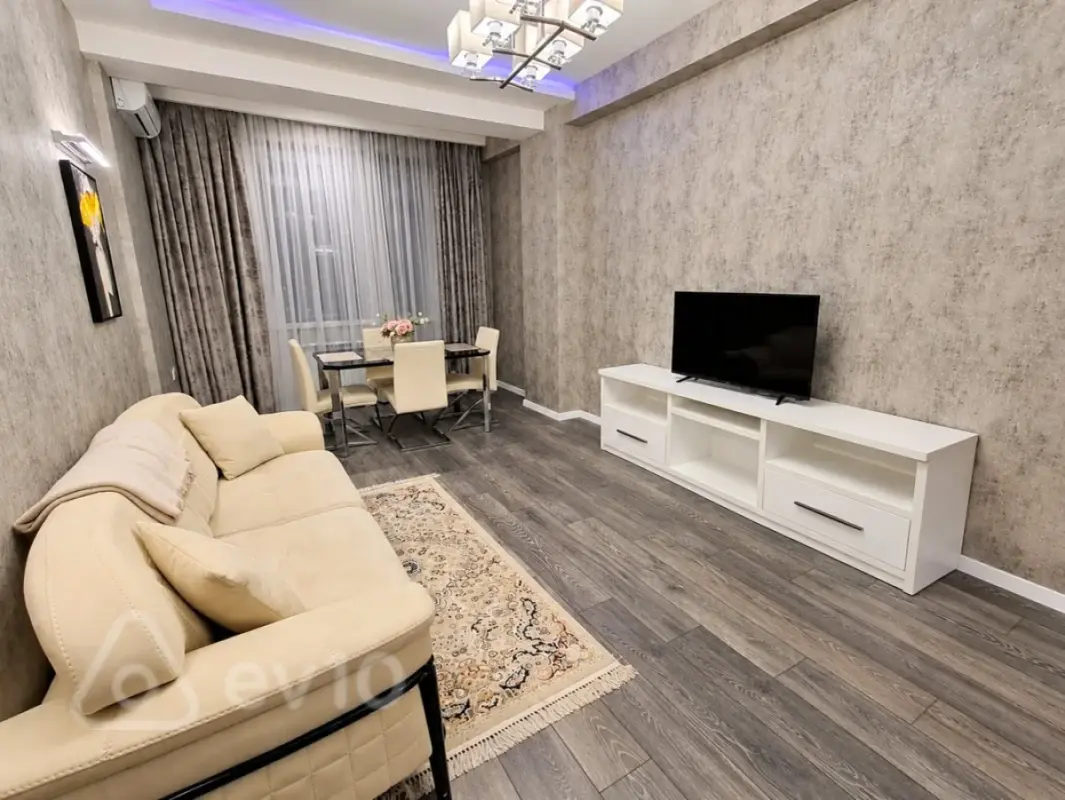 Kirayə verilir 2 otaqlı yeni tikili 65 m²