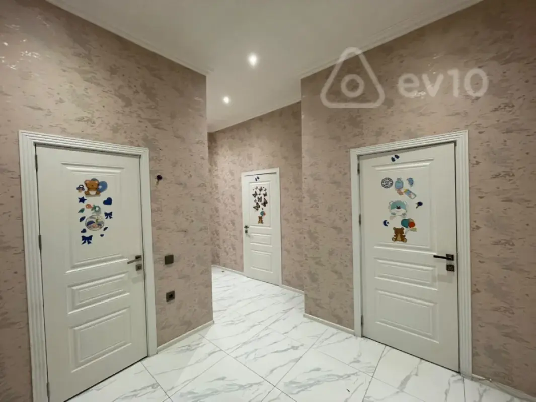 Kirayə verilir 3 otaqlı ofis 140 m²