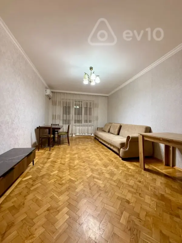 Kirayə verilir 3 otaqlı köhnə tikili 90 m²