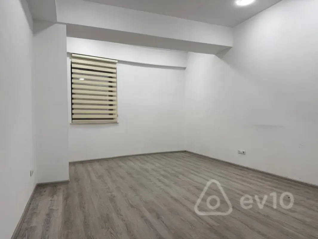 Kirayə verilir 5 otaqlı ofis 250 m²