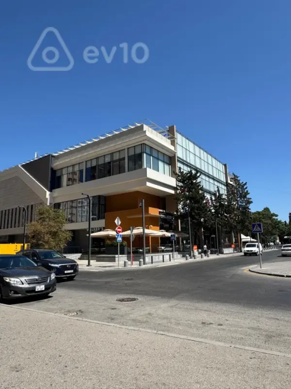 Kirayə verilir mənzil 250 m²