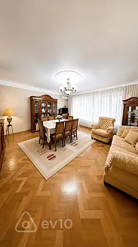 Satılır 3 otaqlı köhnə tikili 135 m² — Bakı, Nizami 3 otaq 135.00 m²