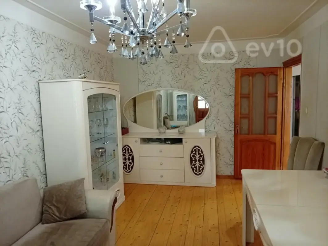 Satılır 3 otaqlı köhnə tikili 68 m²