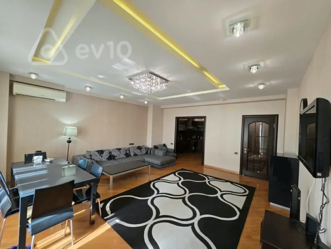 Kirayə verilir 3 otaqlı yeni tikili 145 m²
