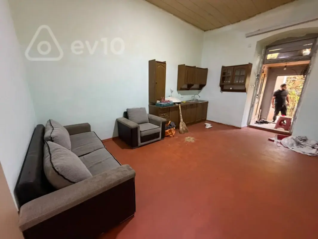 Kirayə verilir 2 otaqlı köhnə tikili 40 m²