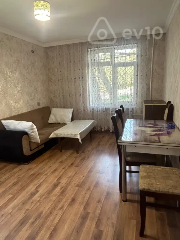 Kirayə verilir 1 otaqlı köhnə tikili 30 m²