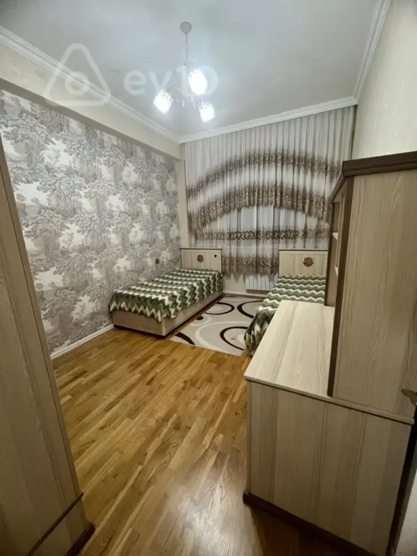 Kirayə verilir 2 otaqlı yeni tikili 67 m²