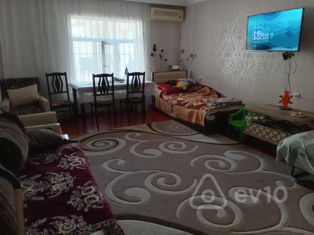 Satılır 3 otaqlı köhnə tikili 100 m²