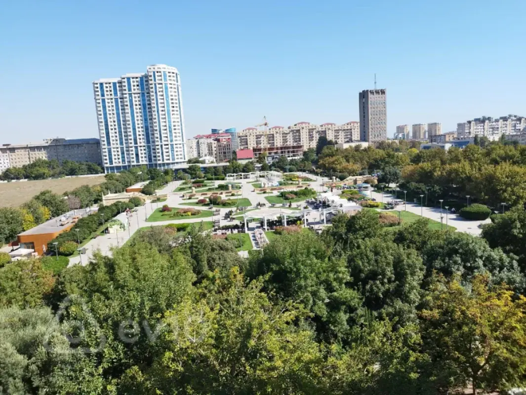 Kirayə verilir 2 otaqlı köhnə tikili 60 m²