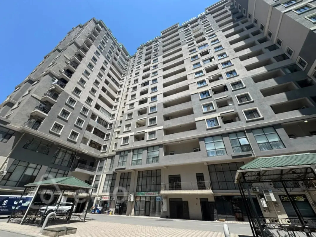 Satılır 3 otaqlı yeni tikili 125 m²