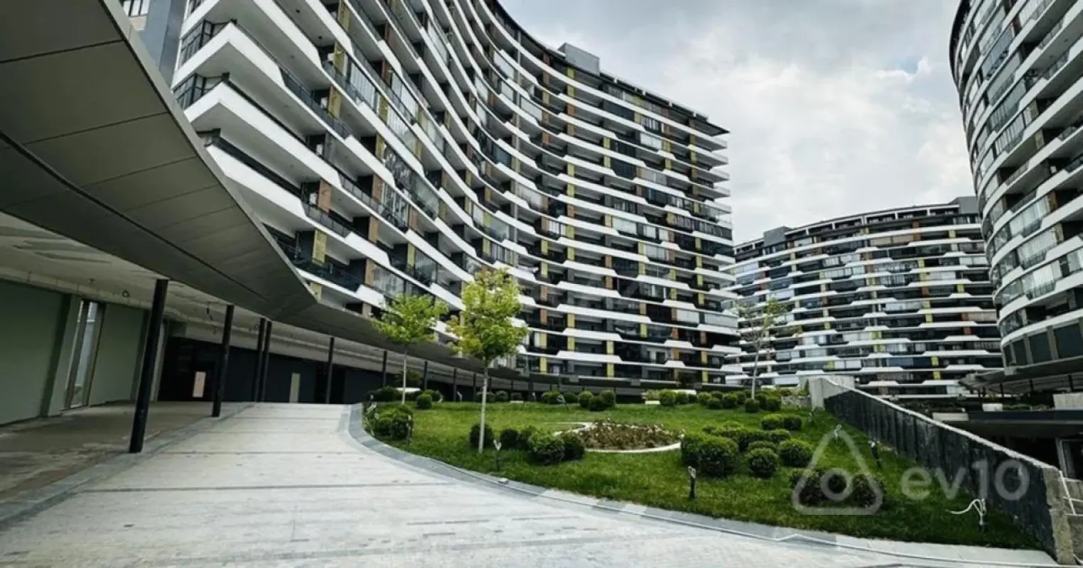 Satılır 2 otaqlı yeni tikili 67 m²