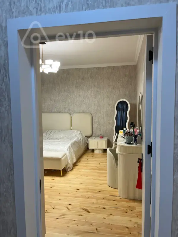 Satılır 7 otaqlı həyət evi 288 m²