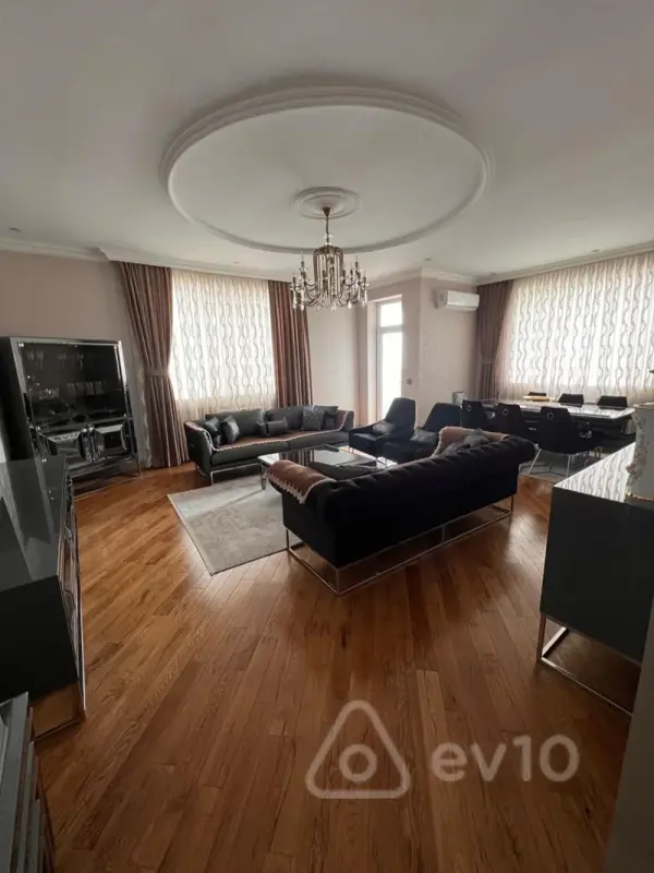 Satılır 4 otaqlı yeni tikili 195 m²