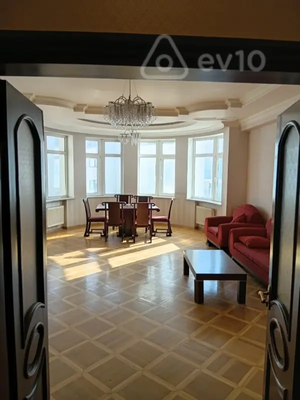 Satılır 3 otaqlı yeni tikili 165 m²