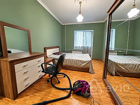 Kirayə verilir 3 otaqlı köhnə tikili 120 m² — Bakı, Yasamal 3 otaq 120.00 m²