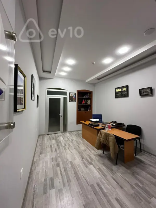 Kirayə verilir 2 otaqlı ofis 45 m²