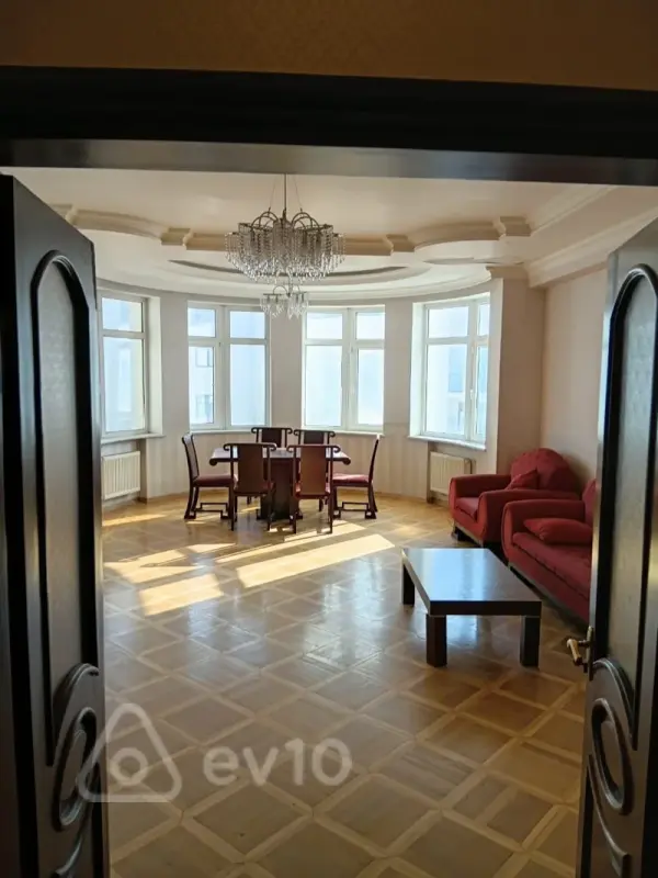 Satılır 3 otaqlı yeni tikili 165 m²